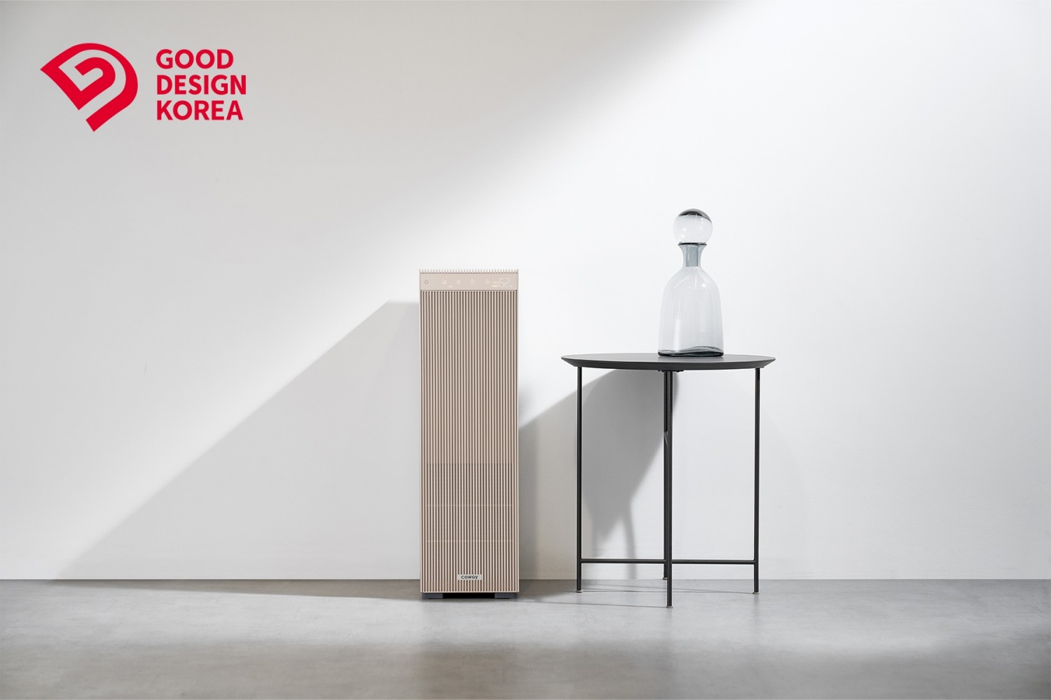 코웨이의 노블 가습기(AM-1421G)가 ‘2022 굿 디자인 어워드’에서 동상인 특허청장상을 수상했다./사진제공=코웨이