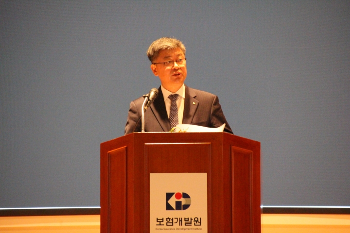 보험개발원이 조직개편과 함께 보직인사를 단행했다. 사진은 허창언 보험개발원장./사진=보험개발원