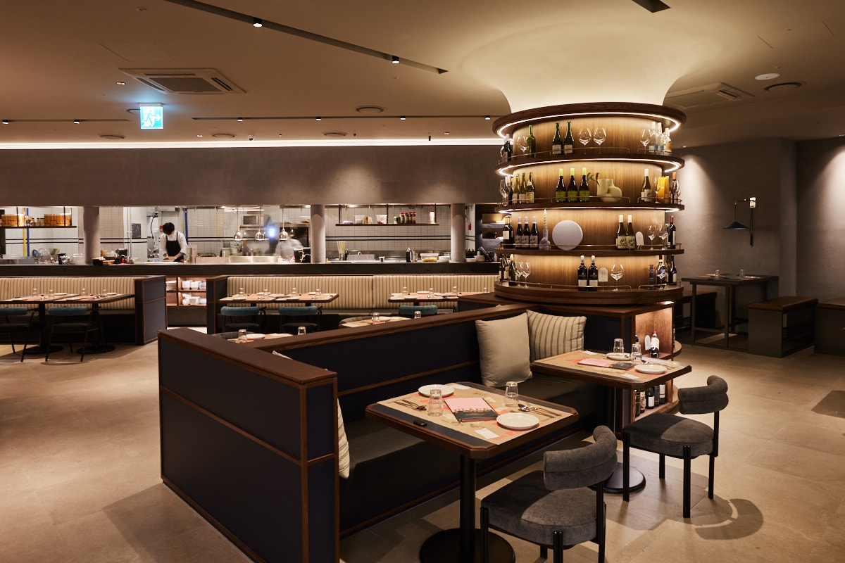 CJ푸드빌 여의도 IFC점. 기존 매장 대비 약 70% 이상 좌석 규모를 늘려 확장 리뉴얼했다./사진제공=CJ푸드빌