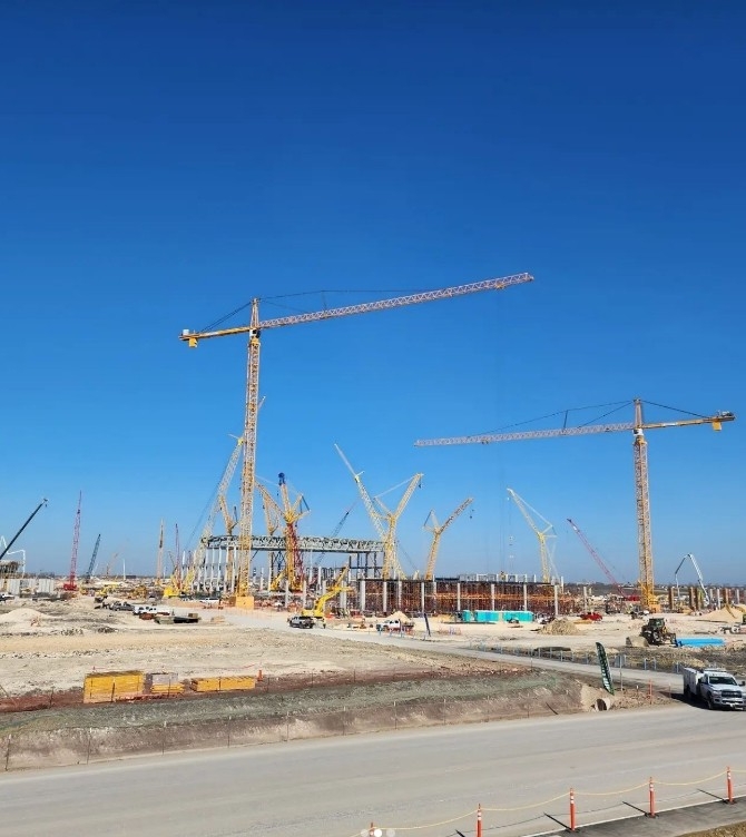 미국 텍사스주 테일러시에 착공 중인 삼성 제2 파운드리 공장. 사진=경계현 사장 인스타그램