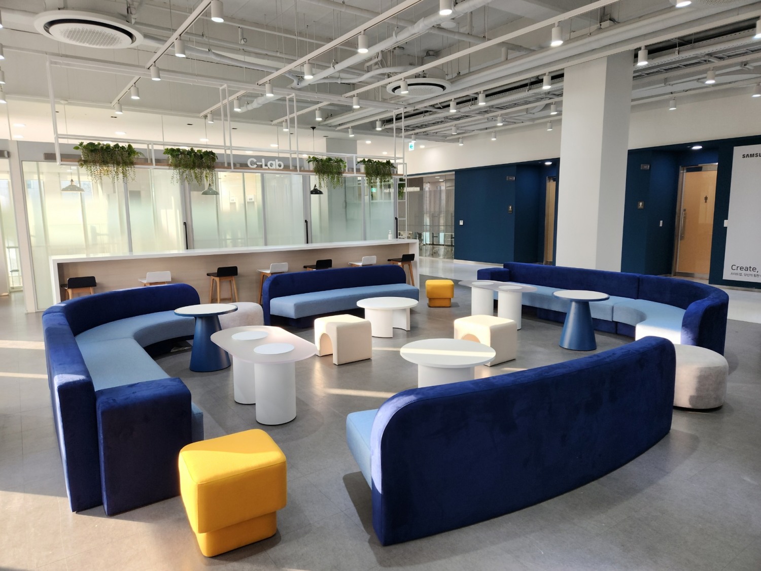 'C랩 아웃사이드 대구 캠퍼스' 업무공간. 사진=삼성