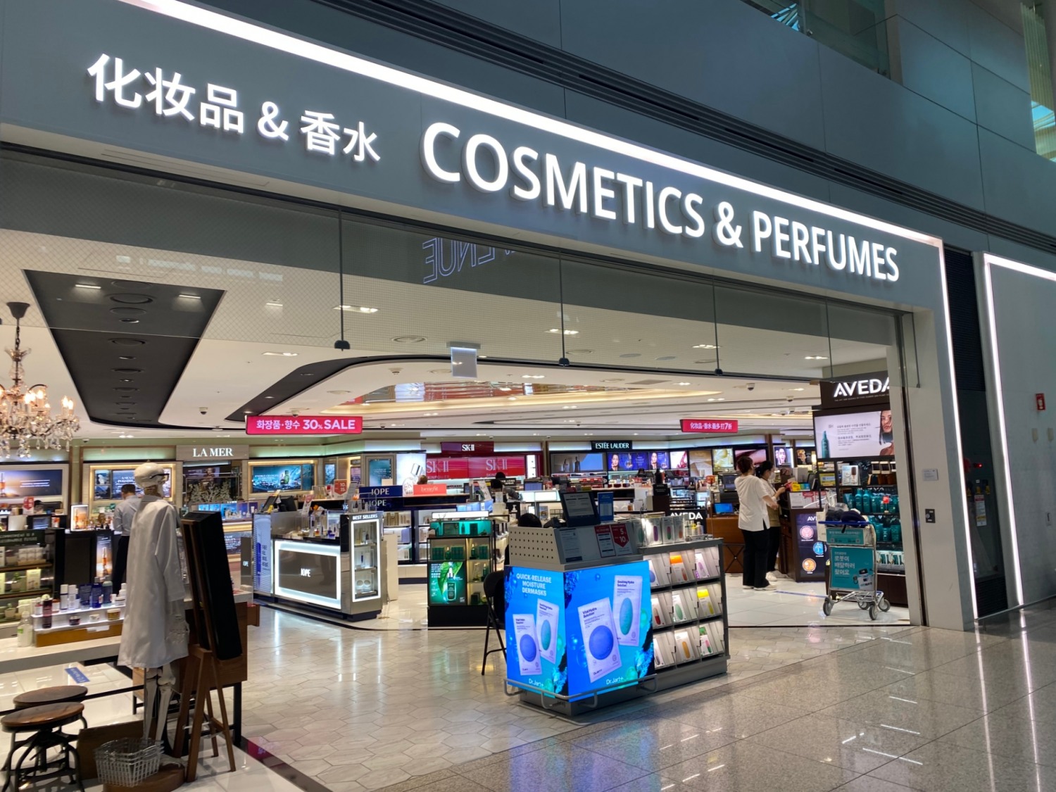 인천공항 면세점 모습./ 사진촬영 = 홍지인 기자