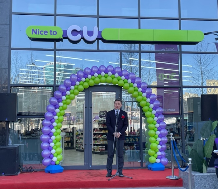 CU 몽골 300호점 친저릭 대표. /사진제공=BGF리테일