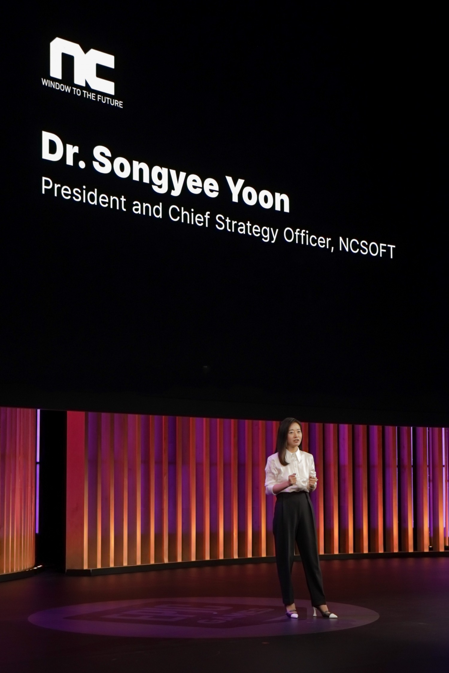 22일(현지시간) 미국 샌프란시스코에서 열린 'GDC 2023'에서 윤송이 엔씨소프트 CSO가 신작 '프로젝트M'을 소개했다. / 사진=엔씨소프트