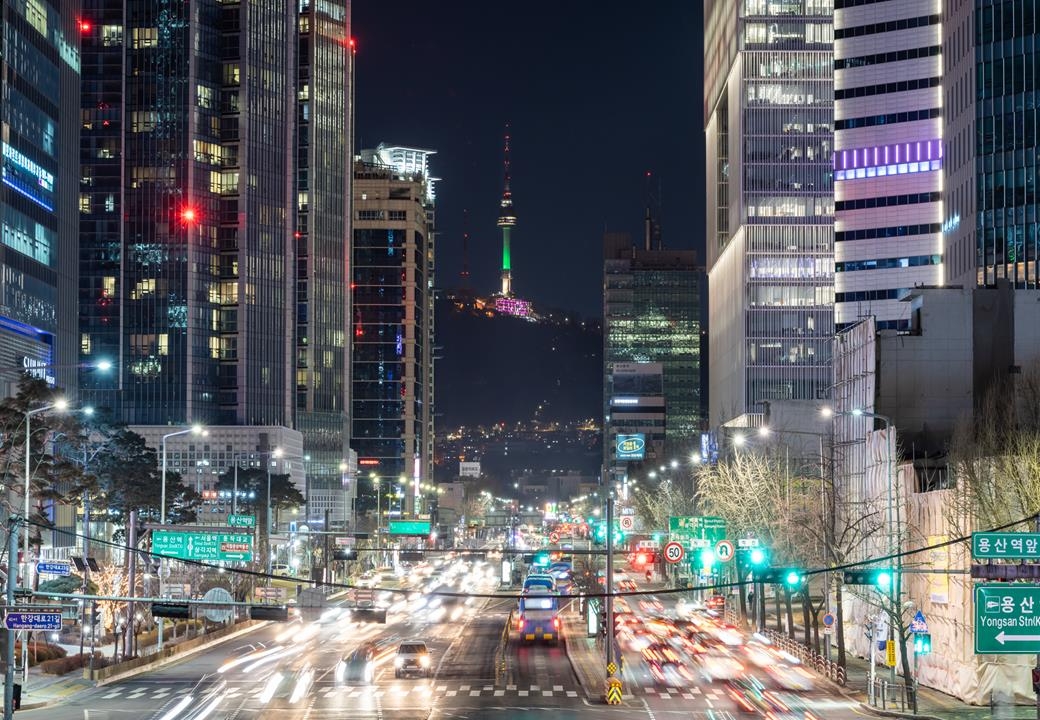 용산역 앞 한강대로 야경./사진제공=용산구
