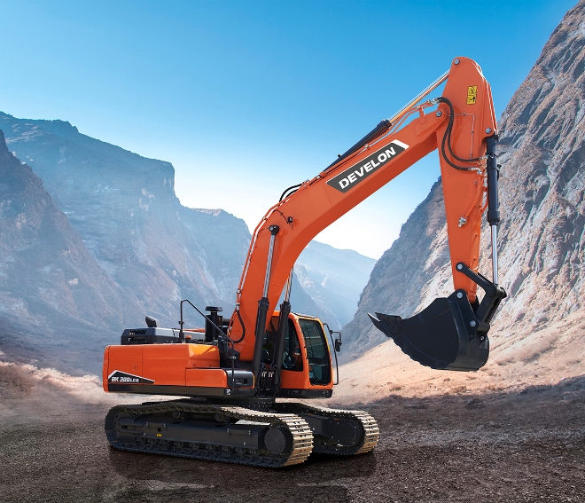 HD현대인프라코어(대표이사 조영철, 오승현)가 신규 브랜드 DEVELON을 앞세워 침체가 이어지는 중국시장을 대체할 수 있는 중동·아프리카 시장을 본격 공략하고 있다. /사진=HD현대인프라코어.