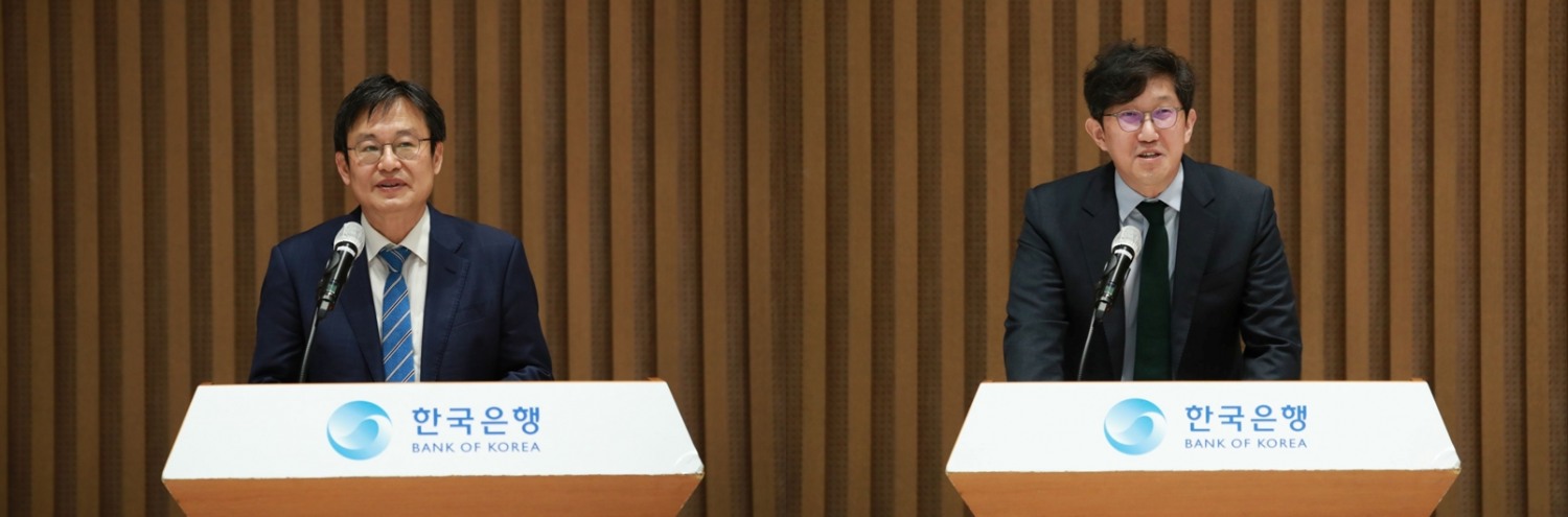 (왼쪽부터) 한국은행 금융통화위원회 위원 임기를 마친 주상영 위원, 박기영 위원이 20일 이임식을 했다. / 사진제공= 한국은행(2023.04.20)