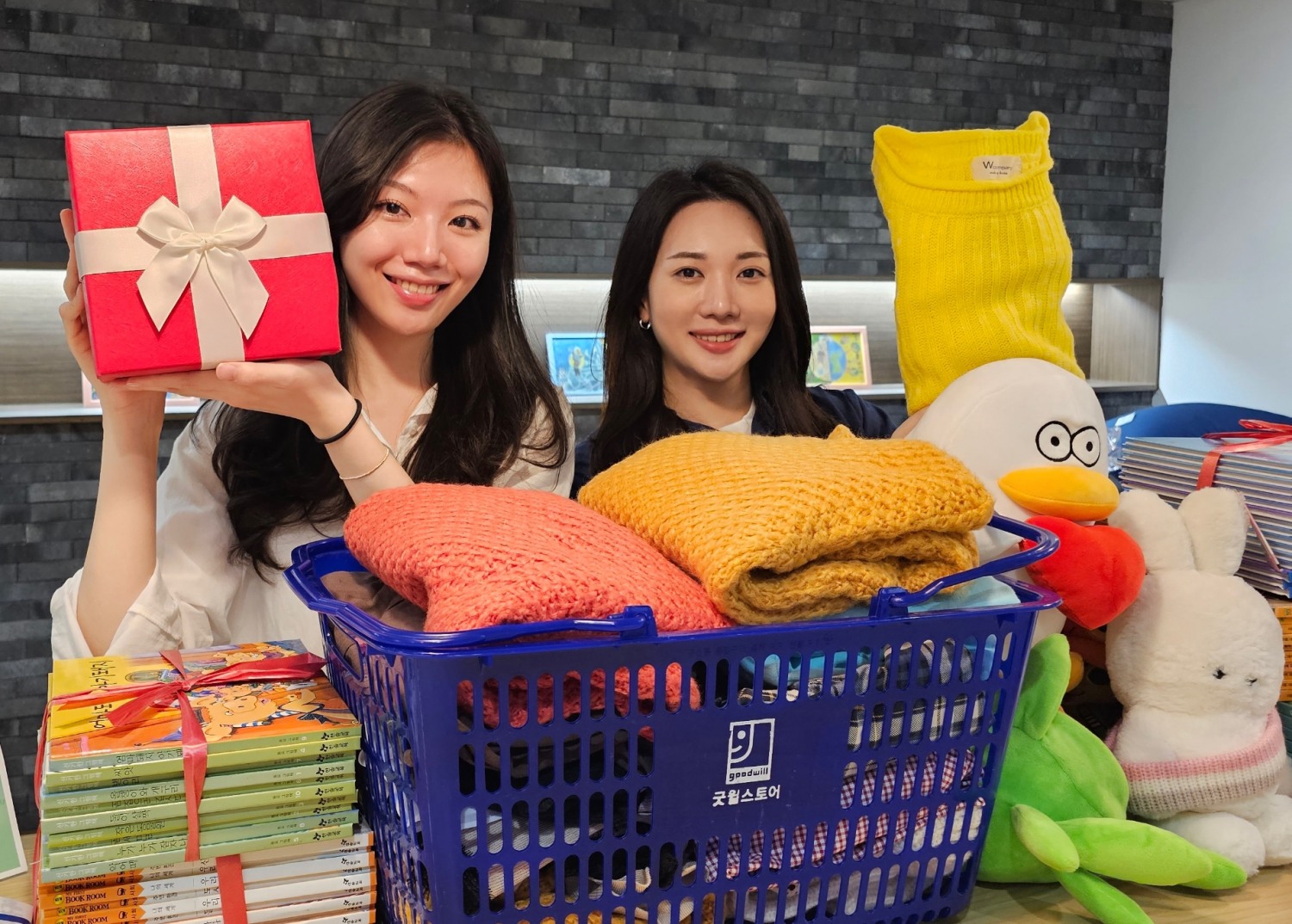 LG헬로비전이 지구의 날을 맞아 '지구사랑 모아모아' 캠페인을 펼쳤다. 사진 제공=LG전자