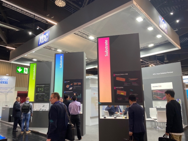 KCC(대표 정몽진)가 전력반도체의 본고장이라 할 수 있는 독일에서 매년 개최되는 세계 최대 규모의 전력 반도체 관련 전시회인 'PCIM Europe 2023(Power Conversion Intelligent Motion)'에 참가했다. /사진제공=KCC.