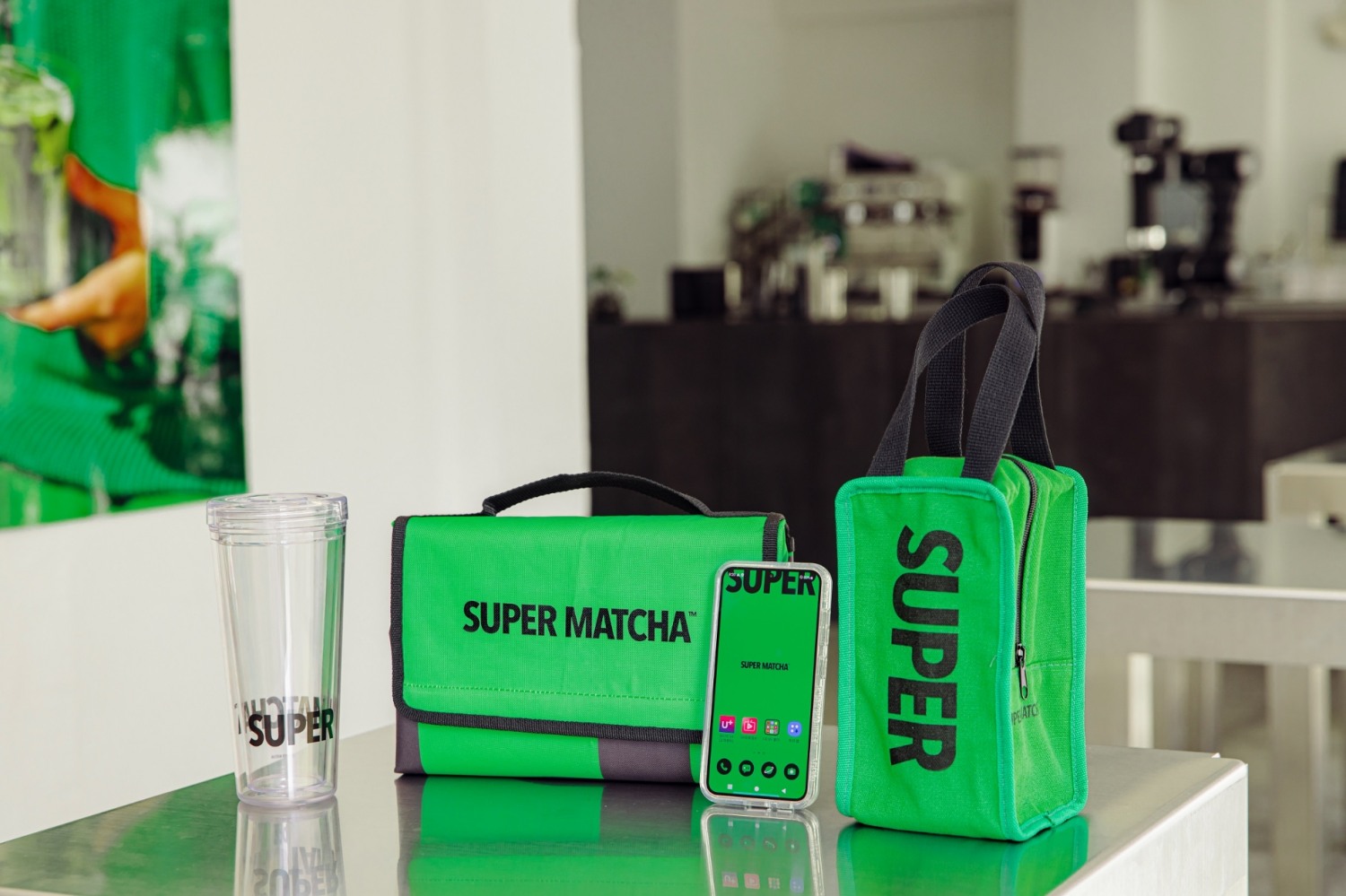 갤럭시 S23 슈퍼말차 피크닉 에디션 패키지. 사진 제공=LG유플러스