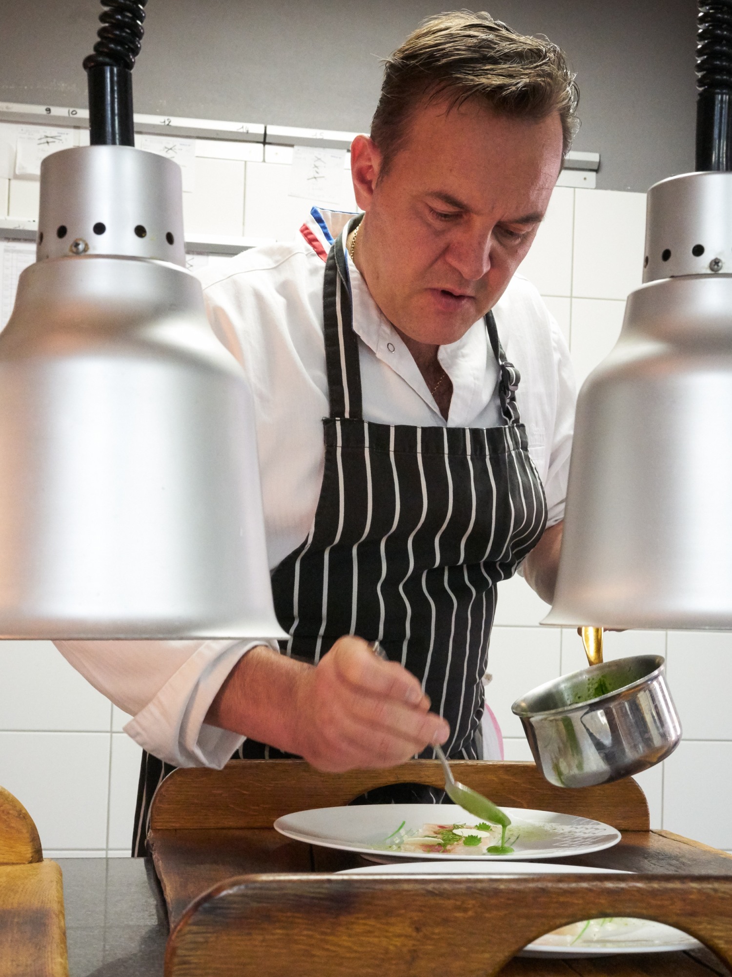 호텔신라, ‘맛있는 제주만들기’ 식당에 미쉐린 스타 쉐프 방문해 비법 전수