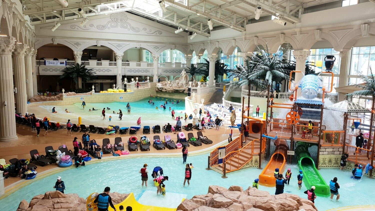 하이원워터월드 실내 패밀리존 전경. /사진제공=강원랜드