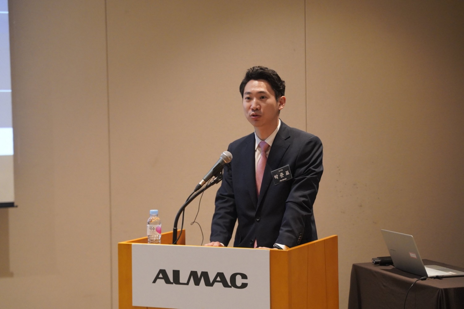 글로벌 전기차 알루미늄 부품 전문 기업 알멕이 13일 서울 여의도에서 기자간담회를 열고 코스닥 상장에 따른 향후 전략과 비전을 밝혔다. 박준표 알멕 부사장이 발언하고 있다. / 사진제공= 서울IR(2023.06.13)