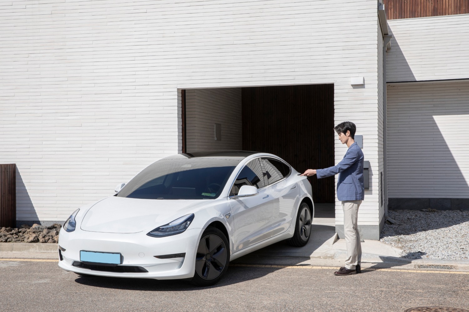 전기차 사고율이 비전기차보다 높게 나타남에 따라 특약 가입 필요성이 커지고 있다./사진제공=이미지투데이