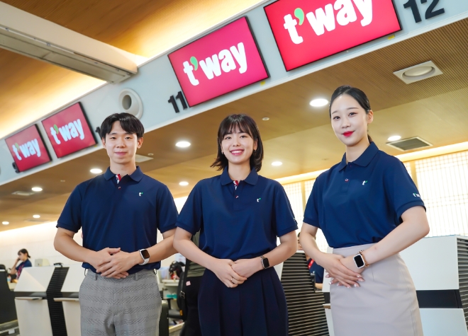 티웨이항공(대표 정홍근)은 14일 무더운 날씨에 공항 지점 직원들이 쾌적한 환경에서 근무할 수 있도록 ‘쿨비즈(Cool-biz)’를 운영한다고 밝혔다. /사진제공=티웨이항공.