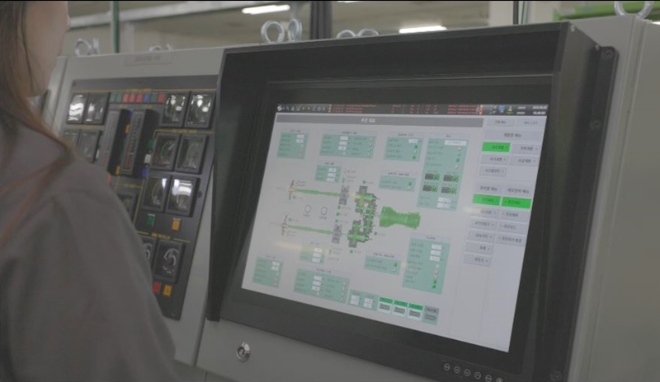 한화시스템(대표 어성철)이 함정 통합기관제어체계(ECS, Engineering Control System) 국산화 기술을 국내 최초로 확보했다. 사진제공=한화시스템.