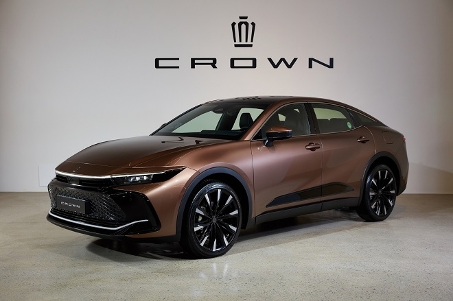 토요타 크라운 크로스오버.