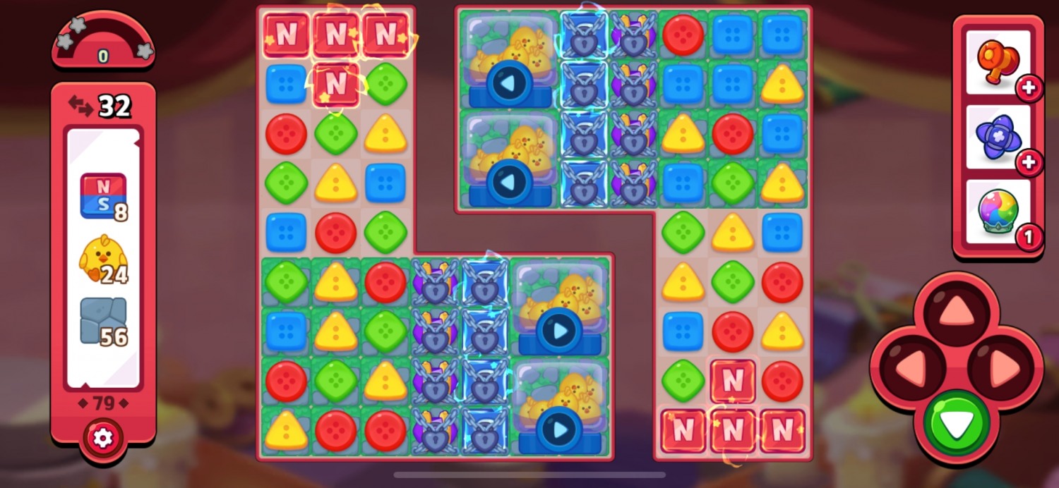 N극, S극 블록과 병아리 인형뽑기 기계 등 방향키를 활용해야 해결할 수 있는 스테이지가 여럿 등장한다. / 사진=퍼즈업 아미토이 앱 갈무리