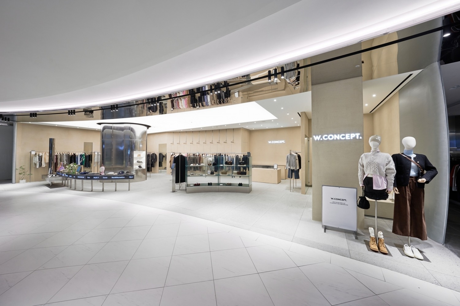 신세계 센텀시티에 오픈한 W컨셉 오프라인 매장./사진제공=W컨셉