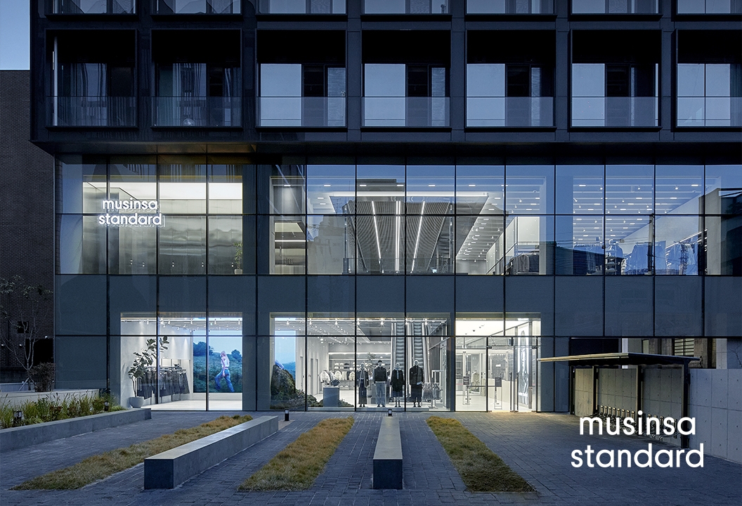 무신사 스탠다드 성수점이 27일 문을 열었다. /사진제공=무신사