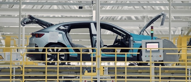 중국 항저우만 공장에서 생산 중인 폴스타4. 사진제공=르노코리아.