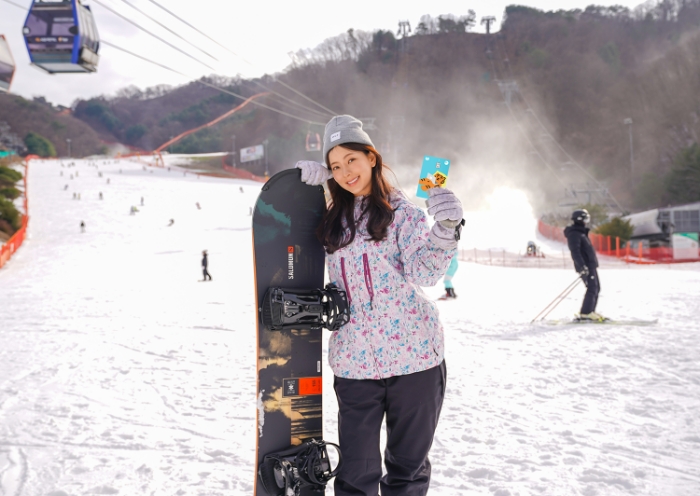 카드 한 장으로 스키장 할인을 받을 수 있는 시즌이 돌아왔다. BC·하나·농협카드는 리조트부터 리프트권, 렌털비 등 다양한 스키장 할인 혜택을 선보이고 있다. /사진제공=BC카드