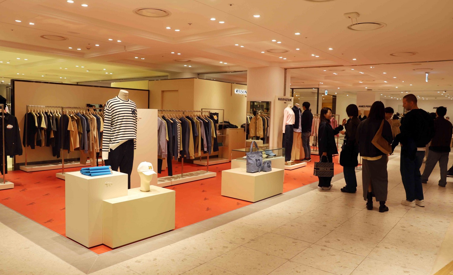 신세계백화점 타임스퀘어점의 해외 컨템포러리 매장이 리뉴얼 오픈했다. /사진제공=신세계백화점