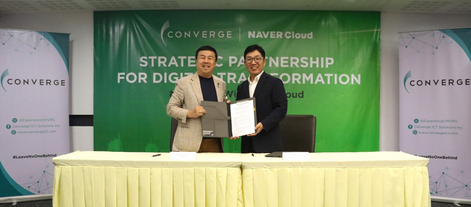 네이버클라우드가 ‘컨버지 ICT 솔루션즈’와 필리핀 디지털전환을 위한 업무 협약을 체결했다.(왼쪽부터) 컨버지 데니스 앤서니 위 CEO 겸 설립자, 네이버클라우드 김유원 대표. / 사진제공=네이버클라우드