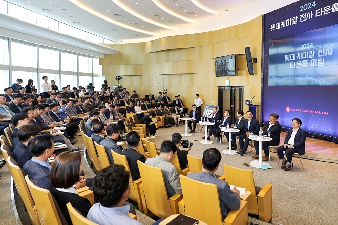 이훈기 롯데케미칼 대표, 직원들과 타운홀 미팅..."질적 성장 실행"