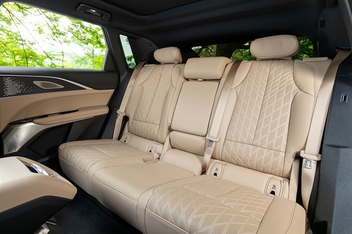 캐딜락 리릭 드디어 국내 상륙...1억짜리 전기SUV