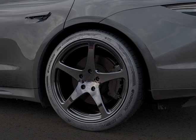 한국타이어, 친환경 원료 45% 타이어 포르쉐 타이칸에 공급