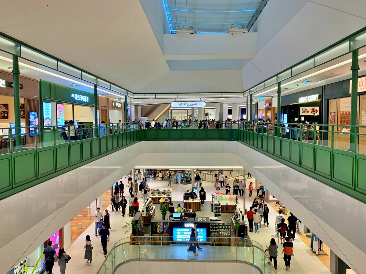 타임빌라스 수원 내부 전경. /사진제공=롯데백화점