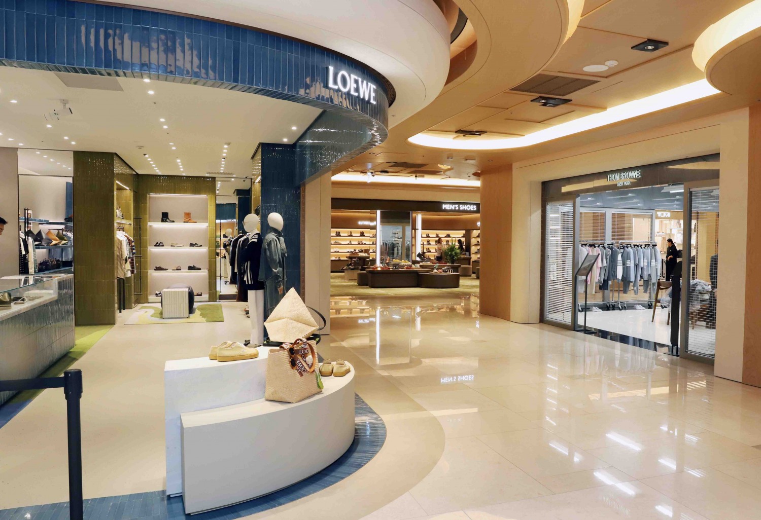 신세계백화점 강남점이 국내 최대 규모 남성 명품관으로 리뉴얼했다. /사진제공=신세계백화점