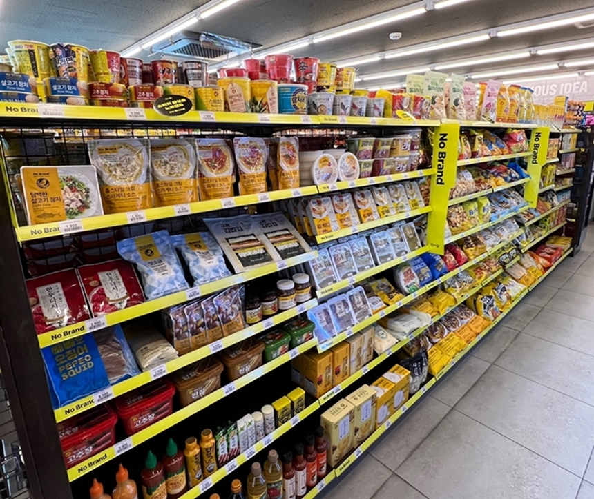 이마트24 매장 내 노브랜드 상품이 진열된 모습. /사진제공=이마트24