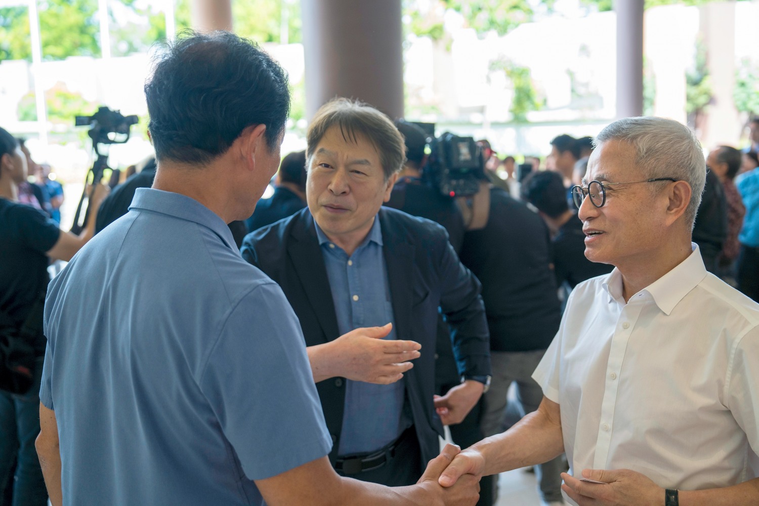 (오른쪽부터) 글로벌세아 그룹 김웅기 회장, 쌍용건설 김석준 회장, 싱가포르 보건부 옹예쿵 장관 / 사진제공=쌍용건설
