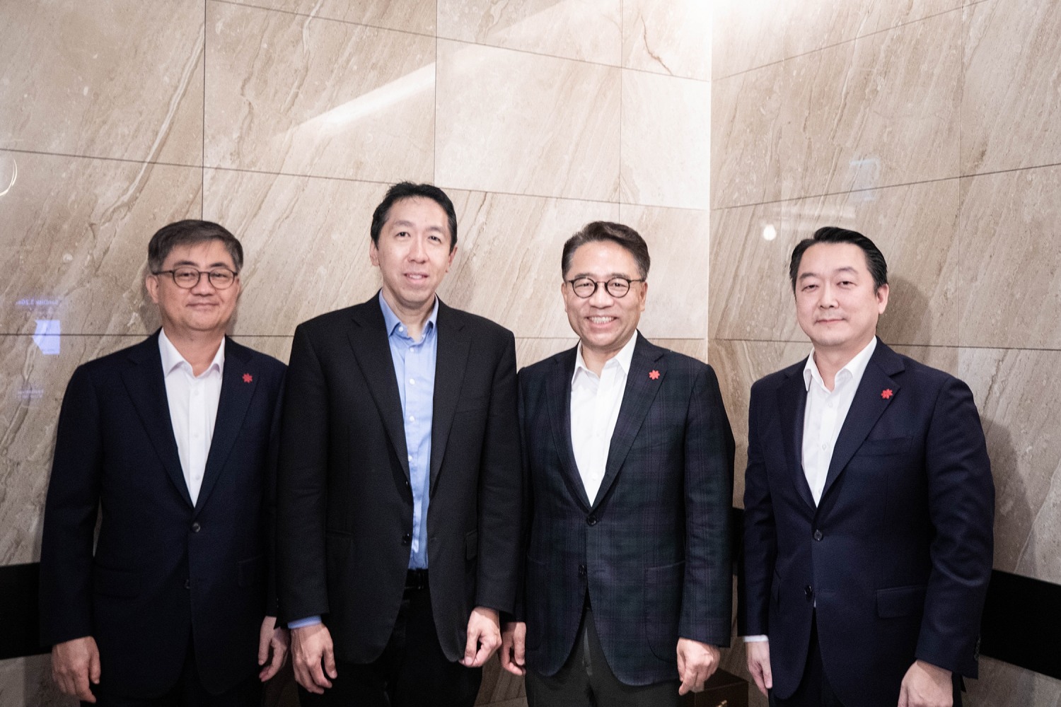 한채양 이마트 대표(왼쪽부터), 앤드류 응 교수, 임영록 신세계그룹 경영전략실장, 정형권 지마켓 대표. /사진제공=신세계