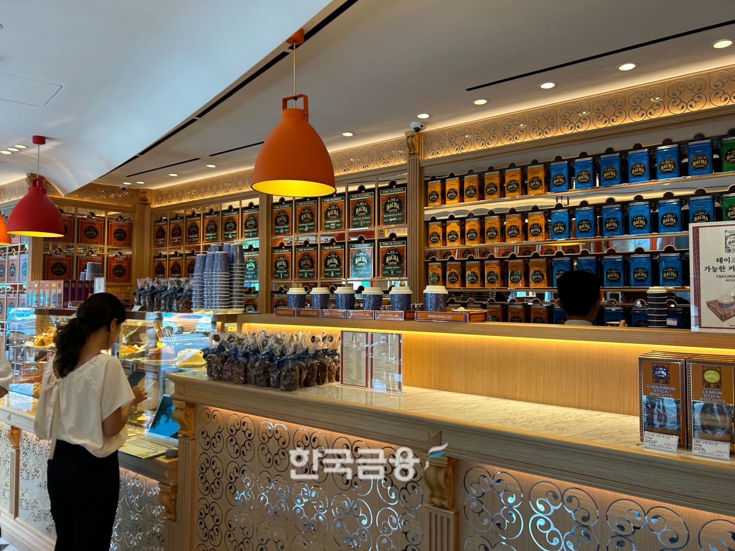 롯데백화점이 청담동에 선보인 '바샤커피 플래그십 스토어'. /사진=박슬기 기자