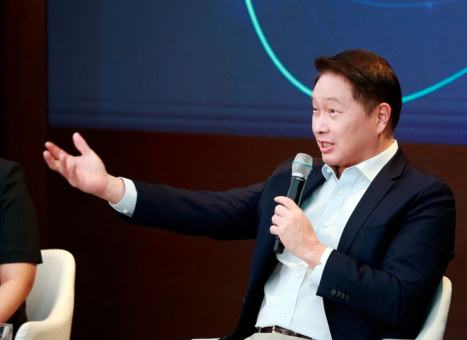 빅테크 만난 최태원 SK 회장 "AI시대 에너지원은 원자력"