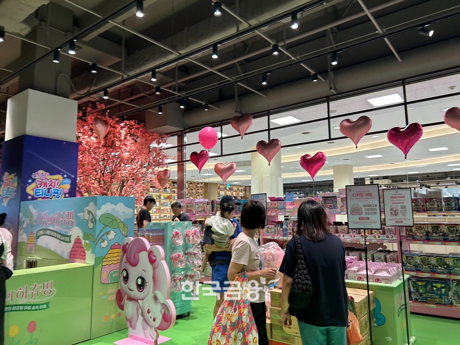 1층에는 캐치 티니핑 등 팝업스토어를 열 수 있는 장소도 따로 마련돼 있다. /사진=박슬기 기자