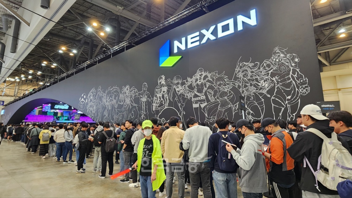 지스타 2024 넥슨관 방문 대기줄. / 사진=김재훈 기자