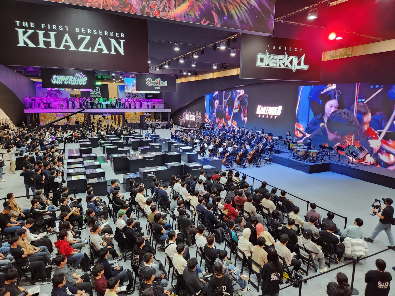 지스타 2024 현장에서 진행된 넥슨 30주년 오케스트라 공연 현장. / 사진=지스타공동취재기자단.