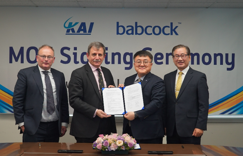 (오른쪽부터) 강구영 KAI 사장, 조우래 KAI 부문장, 마크 골드삭 밥콕 총괄, 데이비드 락우드 밥콕 CEO. /사진제공=KAI