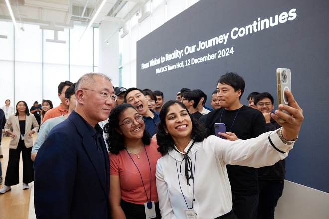 정의선이 직접 제안한 싱가포르 타운홀 미팅..."열정에 감동"