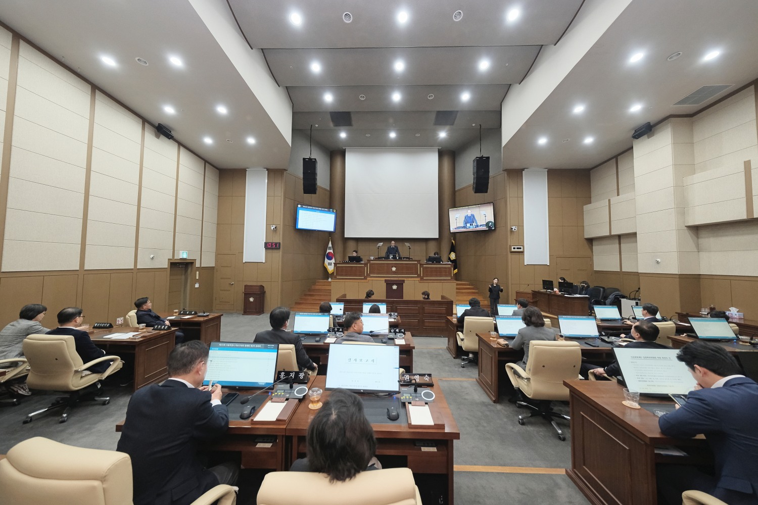 백남환 마포구의회 의장이 제272회 정례회 본회의를 주재하는 모습./사진제공=마포구의회