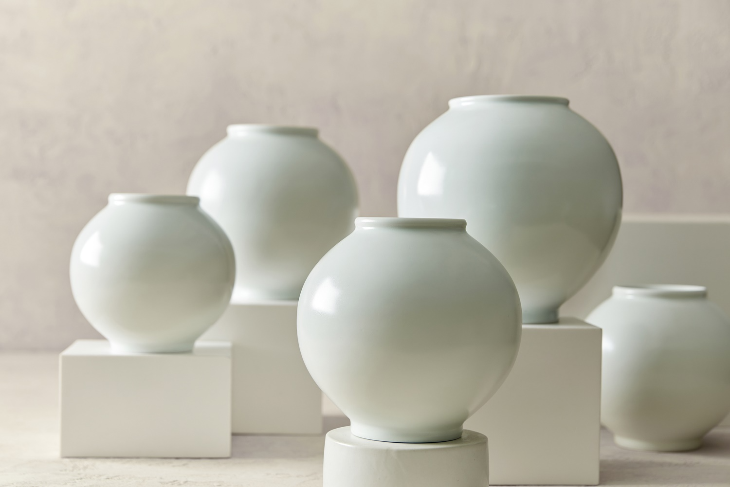 호텔신라 한정으로 선보이는 라기환 백자. /사진제공=호텔신라