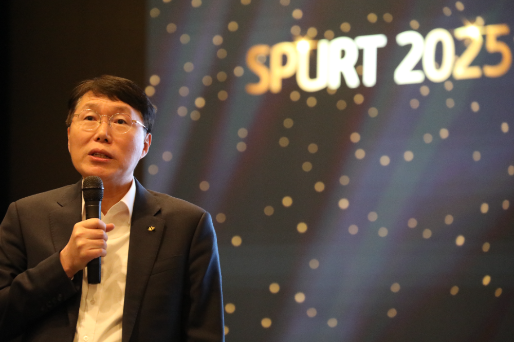 지난 17일 열린 2025년 상반기 경영전략회의에서 김재관 KB국민카드 사장이 올해 경영전략에 대해 말하고 있다.(2025.01.17.)./사진제공=KB국민카드