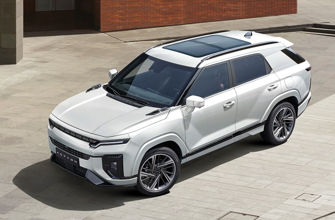 KGM 액티언에 파노라마 선루프 옵션 추가