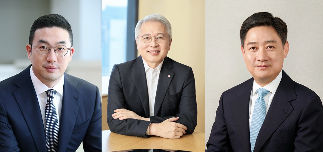 구광모 LG그룹 회장(맨 왼쪽)의 신임을 받는 권봉석 LG그룹 부회장(가운데)과 홍범식 LG유플러스 대표가 LG유플러스 'AX 컴퍼니' 전환의 중책을 맡았다. / 사진=LG그룹