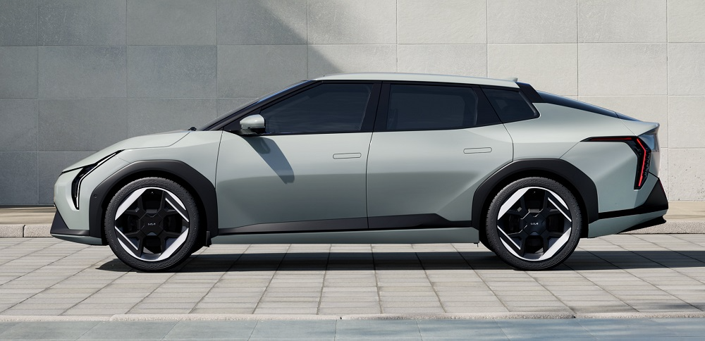 기아 전기세단 EV4 보급형 시장 노린다