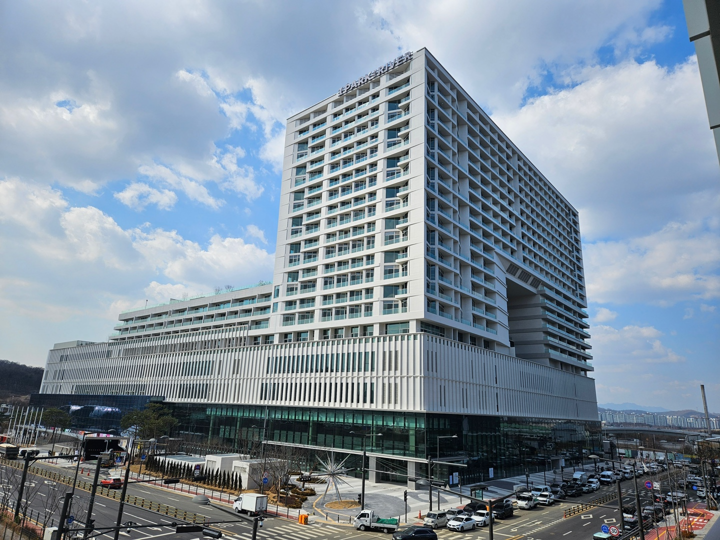 서울 강동구 '아이파크 더리버' 전경. /사진제공=아이파크 더리버